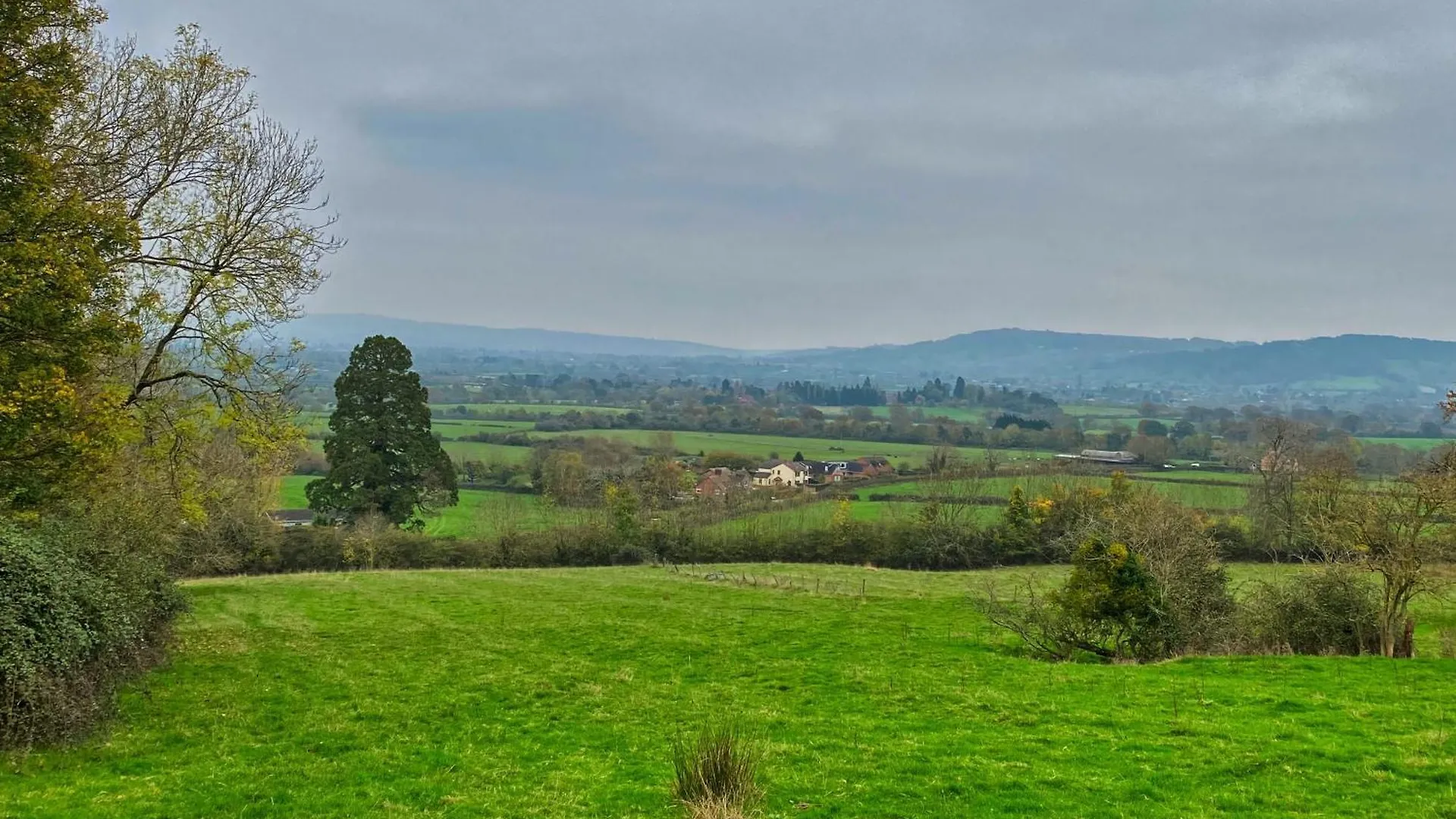 Cottage Guest House Nr Cheltenham On Cotswold Edge Churchdown 0*,