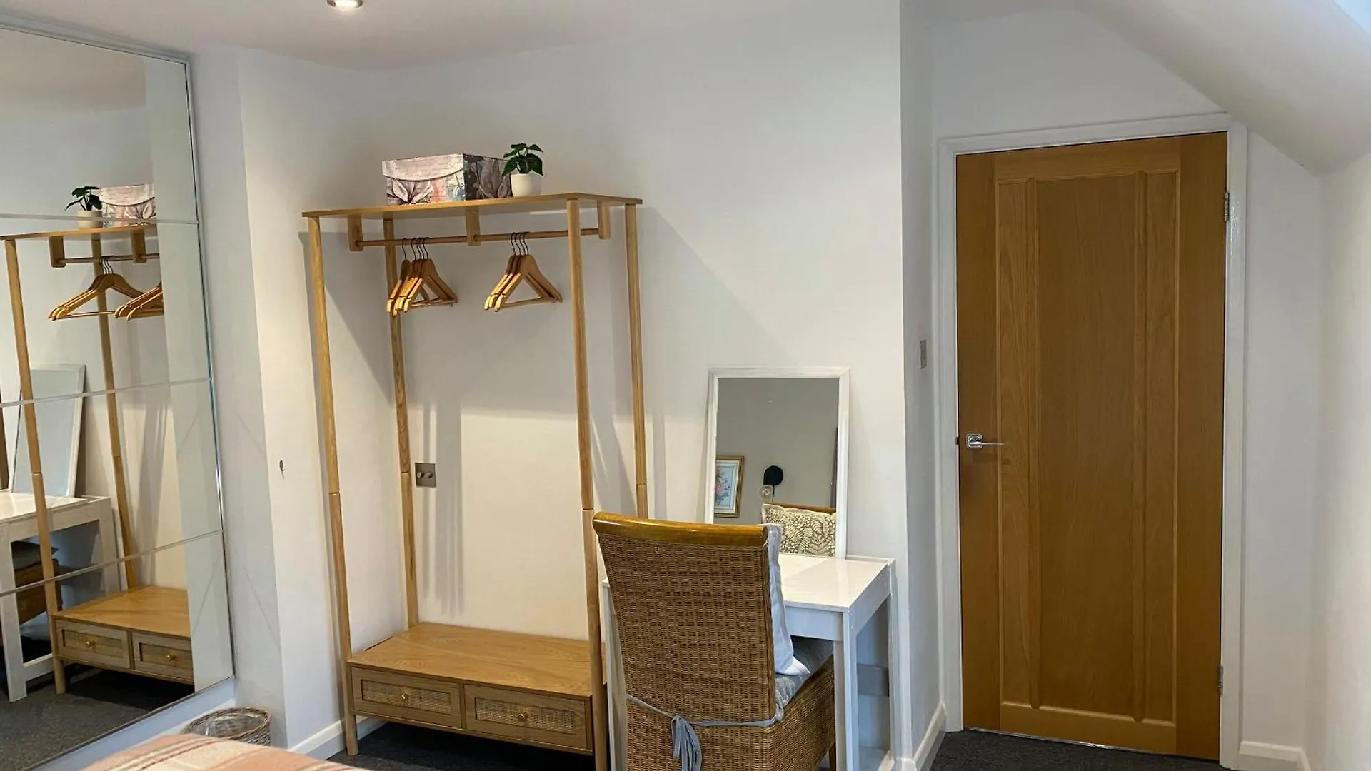 Cottage Guest House Nr Cheltenham On Cotswold Edge Churchdown United Kingdom