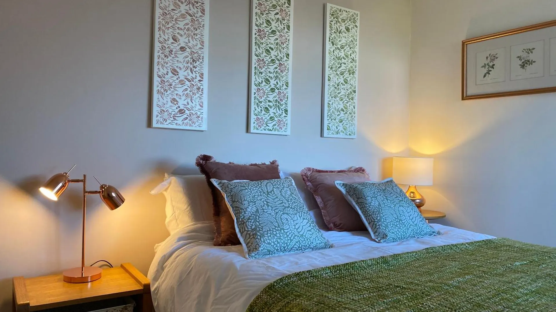 Bed & Breakfast Cottage Guest House Nr Cheltenham On Cotswold Edge Churchdown United Kingdom